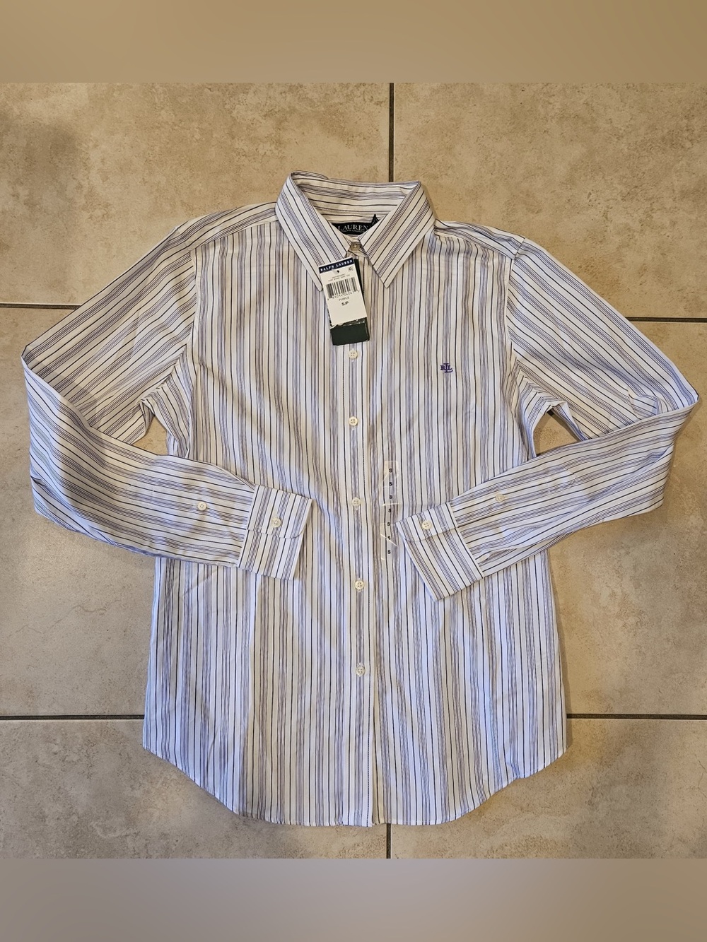 Ralph Lauren Broadcloth Button up Shirt - Picture 2 of 8